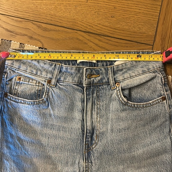 H&M High Rise Jeans - Picture 2 of 3
